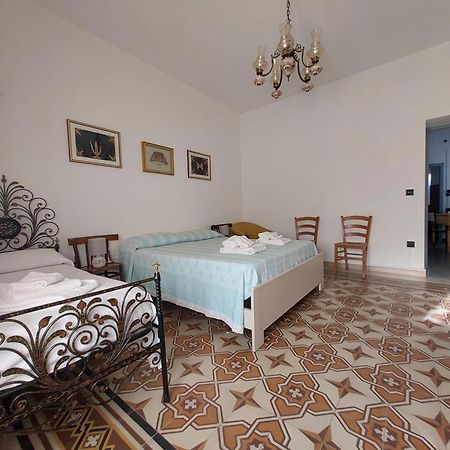 Casa Vacanze Zarinu Orgosolo Luaran gambar